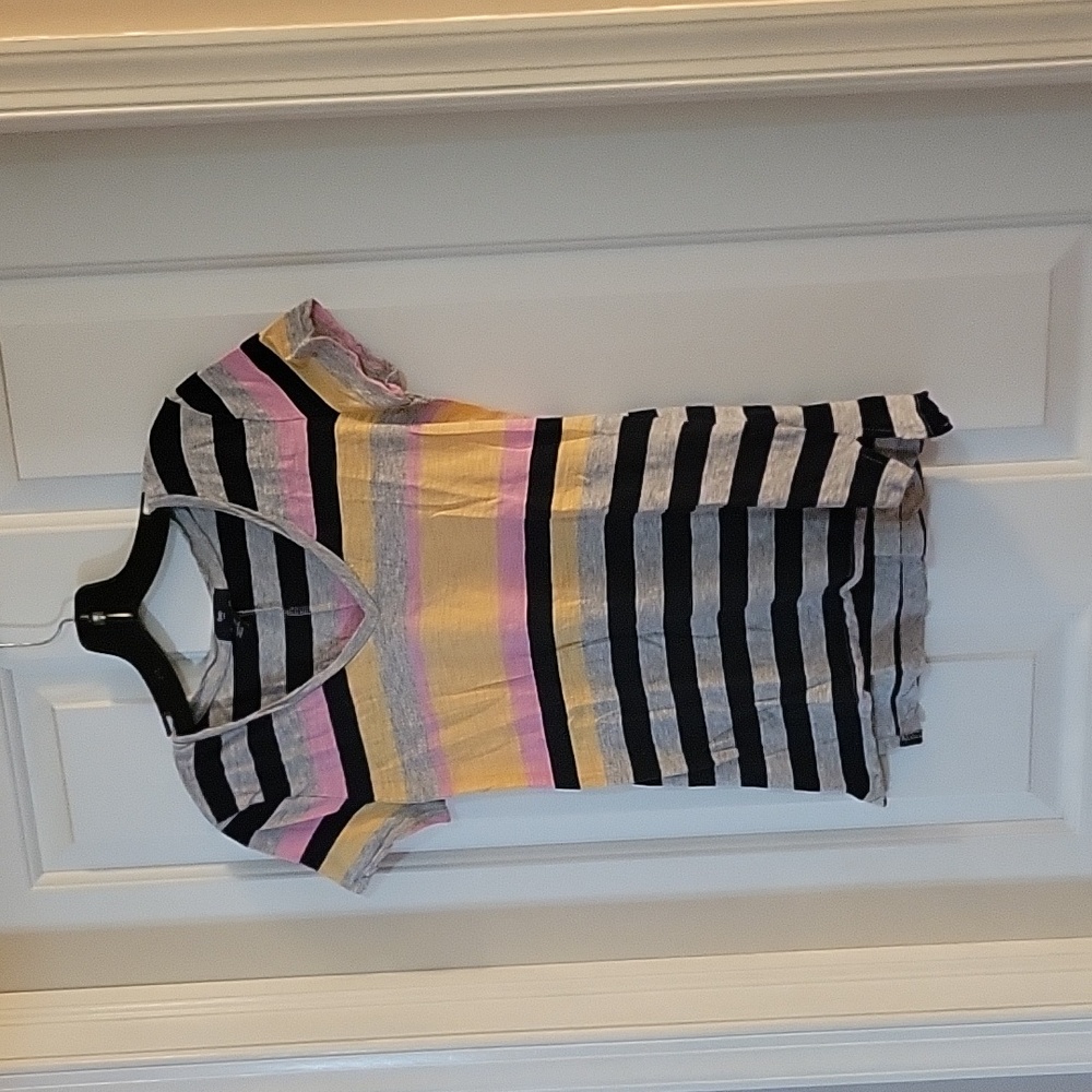Gap grey striped tee shirt small